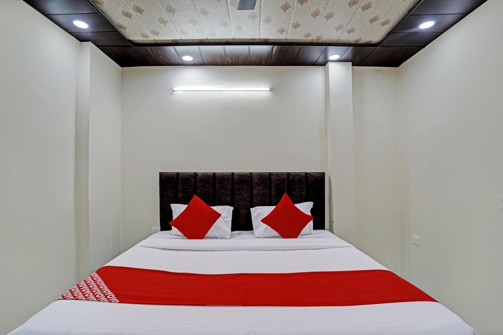 גאזיאבאד Oyo Flagship Evergreen Tower Hotel מראה חיצוני תמונה