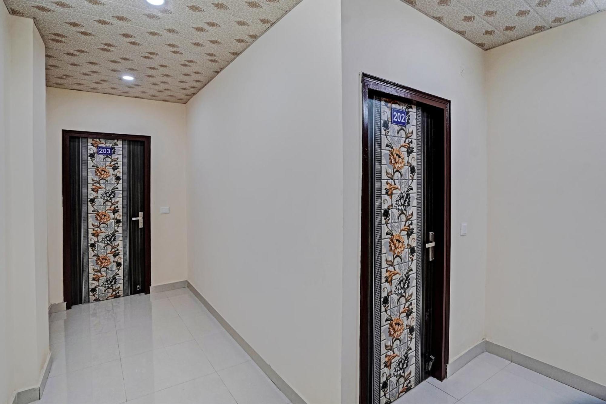 גאזיאבאד Oyo Flagship Evergreen Tower Hotel מראה חיצוני תמונה